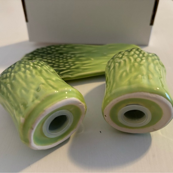Vintage ceramic asparagus salt and pepper shaker set - Picture 3 of 3